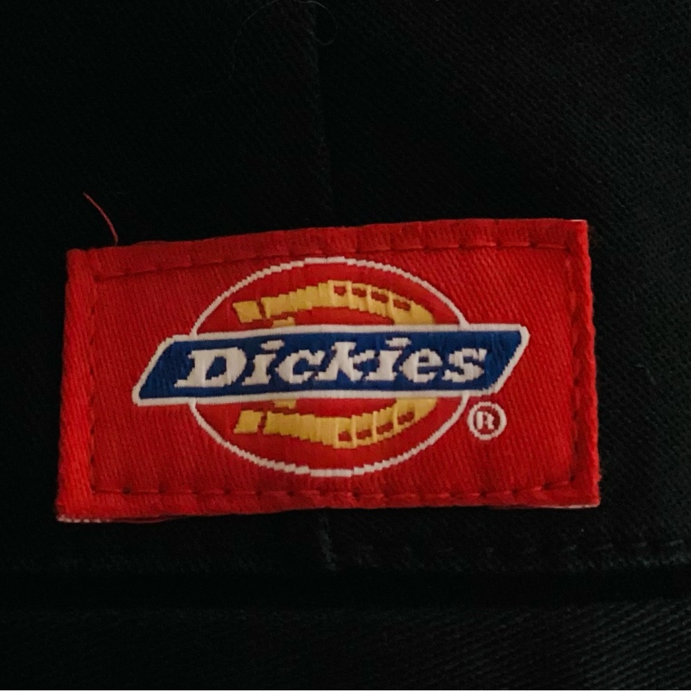 Women’s Dickies bootcut black slacks. Size 9. In excellent condition.